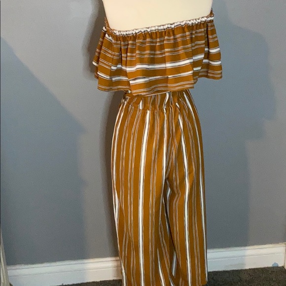 Excellent condition off shoulder romper - Picture 5 of 8